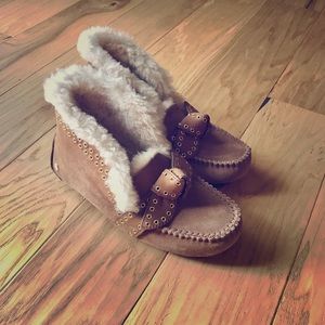 ✨EUC UGG SLIPPERS!✨